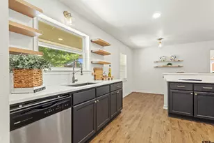 709 Georgia, Lindale, TX 75771 - Photo 5