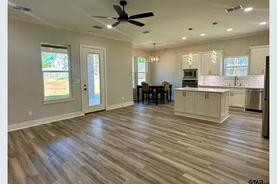 1126 Pollard Dr, Tyler, TX 75701 - Photo 7