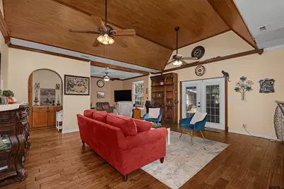 535 Oakwood Dr, Kilgore, TX 75662 - Photo 5