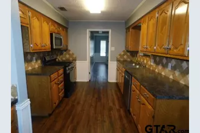 1609 Robin, Mineola, TX 75773 - Photo 3