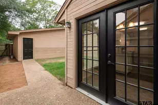 5821 Hollytree Dr, Tyler, TX 75703 - Photo 41