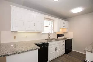 5821 Hollytree Dr, Tyler, TX 75703 - Photo 17