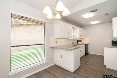 5821 Hollytree Drive, Tyler, TX 75703 - Photo 15