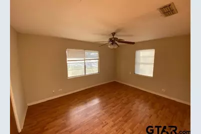 305 S Price St, Troup, TX 75789 - Photo 5