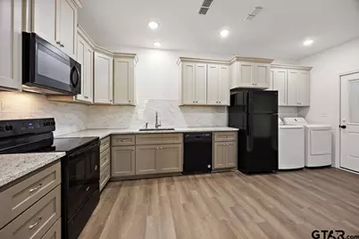 504 Neches St, Jacksonville, TX 75766 - Photo 5
