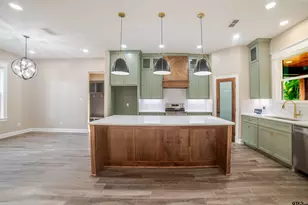 404 Small Oaks Rd, Kilgore, TX 75662 - Photo 11