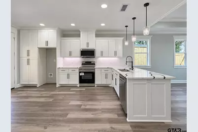 2921 N Border Ave, Tyler, TX 75702 - Photo 13