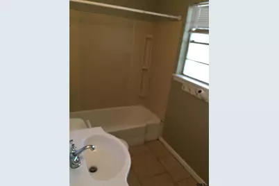 2011 Lee St, Tyler, TX 75702 - Photo 9
