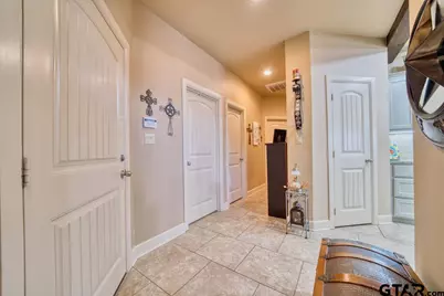 901 Wilcrest Place, Longview, TX 75604 - Photo 17