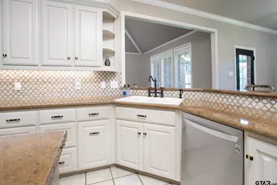 1413 Holly Creek Drive, Tyler, TX 75703 - Photo 15