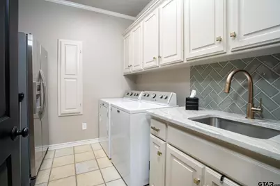 1413 Holly Creek Drive, Tyler, TX 75703 - Photo 33