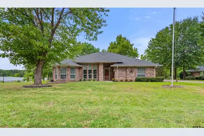 243 Spring Lake Dr, Mineola, TX 75773 - Photo 1