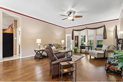 243 Spring Lake Dr, Mineola, TX 75773 - Photo 3