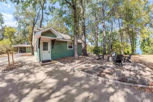 237 Lakeview Cir, Jefferson, TX 75657 - Photo 23