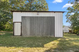 218 Threll, Palestine, TX 75803 - Photo 25