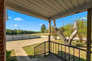 218 Threll, Palestine, TX 75803 - Photo 3