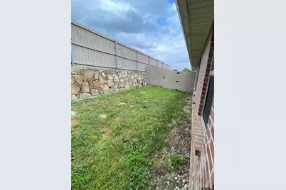 3960 Cottage Dr, Tyler, TX 75701 - Photo 11