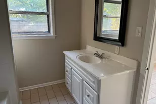 2632 Amy, Tyler, TX 75701 - Photo 9