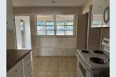 2632 Amy, Tyler, TX 75701 - Photo 7