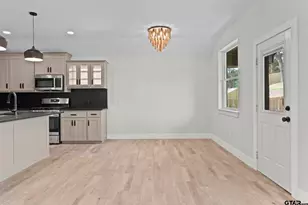 16514 Crossing Cir, Lindale, TX 75771 - Photo 11