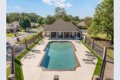 1915 Hollyglen, Tyler, TX 75703 - Photo 37