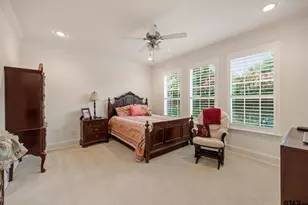 1915 Hollyglen, Tyler, TX 75703 - Photo 17