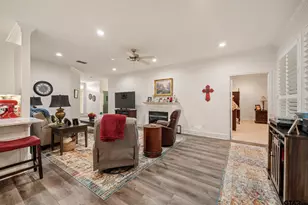 1915 Hollyglen, Tyler, TX 75703 - Photo 9