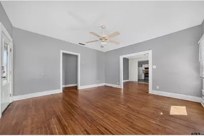 201 N Henry Street, Lindale, TX 75771 - Photo 7