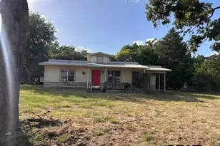 902 W College St, Athens, TX 75751 - Photo 1