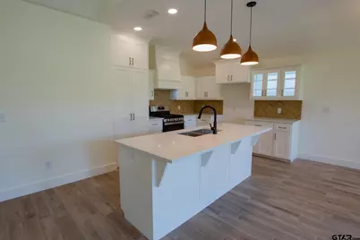 16518 Crossing Cir, Lindale, TX 75771 - Photo 5