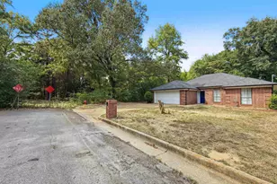 2100 Pinkerton Dr, Tyler, TX 75701 - Photo 3