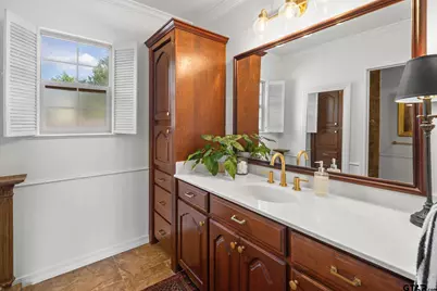 311 Shawnee Trl, Henderson, TX 75654 - Photo 13