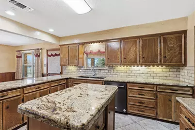810 W Pine Street, Winnsboro, TX 75494 - Photo 17