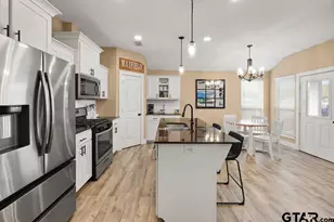 17127 Meadowview Ln, Lindale, TX 75771 - Photo 9