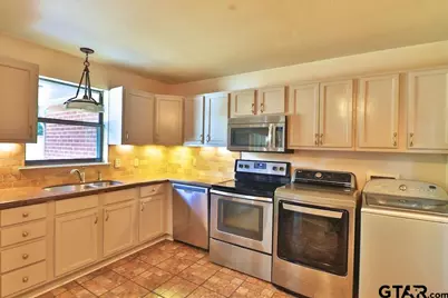 2402 Sampson Drive, Tyler, TX 75701 - Photo 21