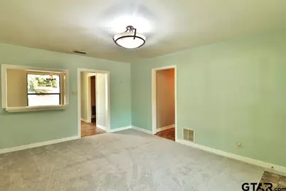 2402 Sampson Drive, Tyler, TX 75701 - Photo 11