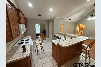 609 William, Lindale, TX 75771 - Photo 9