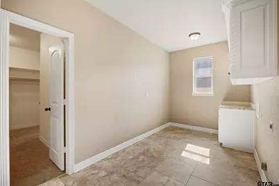 7726 Cherryhill Dr, Tyler, TX 75703 - Photo 3