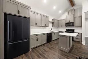 834 Devereaux St, Jacksonville, TX 75766 - Photo 9