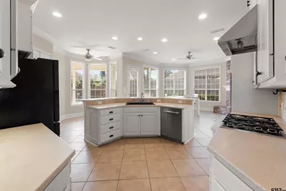 2205 Bradbury Ct, Tyler, TX 75703 - Photo 7