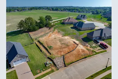 409 Corrigan Trails Blvd, Lindale, TX 75771 - Photo 3