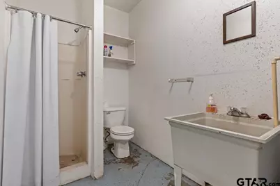 414 E Marshall Street, Gilmer, TX 75644 - Photo 27