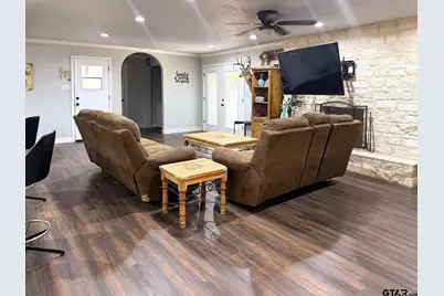 1531 Live Oak St, Sulphur Springs, TX 75482 - Photo 9