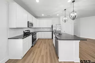 7015 Cottage Sq, Tyler, TX 75703 - Photo 15