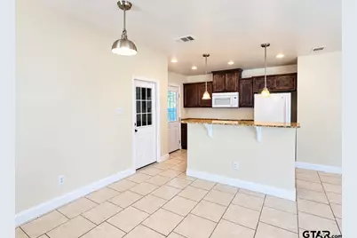 203 Reynolds, Pittsburg, TX 75686 - Photo 3