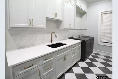 20013 County Road 2162, Troup, TX 75789 - Photo 15