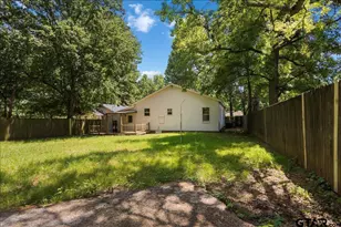 1303 E Lantrip, Kilgore, TX 75662 - Photo 35