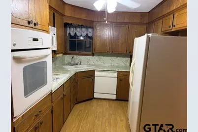 1919 Ferdell St, Tyler, TX 75701 - Photo 5
