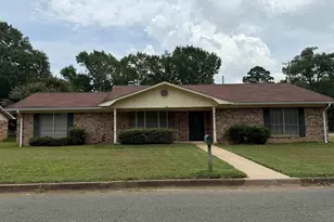 828 Willow Creek, Jacksonville, TX 75766 - Photo 1