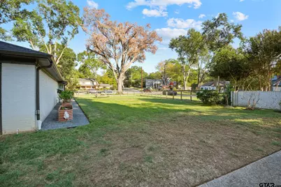 2929 Sunnybrook, Tyler, TX 75701 - Photo 47